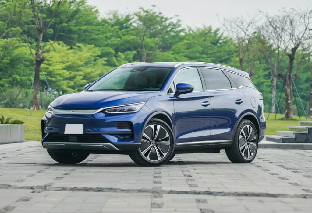Авто китайской марки BYD