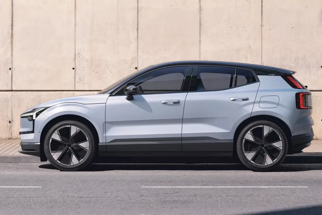 Логотип: Комплексное программное обслуживание Volvo EX30 