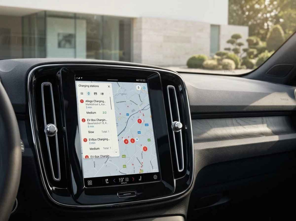 Мультимедиа Volvo Recharge
