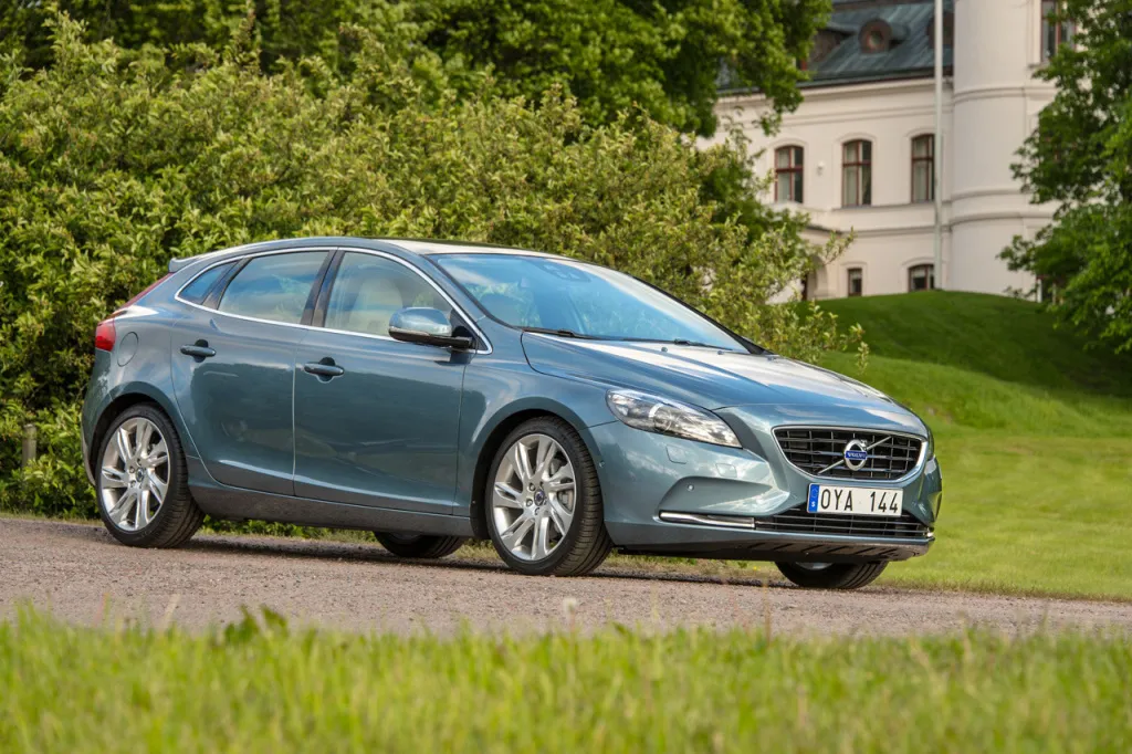 Логотип: Комплексное программное обслуживание Volvo V40 