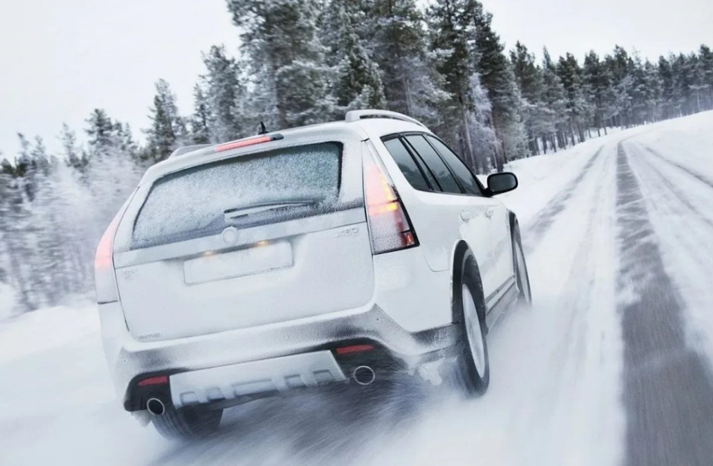 Скользкая дорога и Вольво XC60 Volvo XC60
