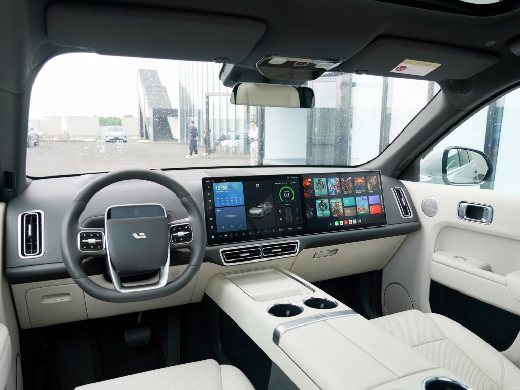 Салон Lixiang L9 2025