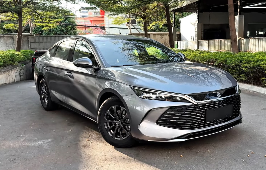 Уменьшенная версия Qin L BYD Qin Plus 2025