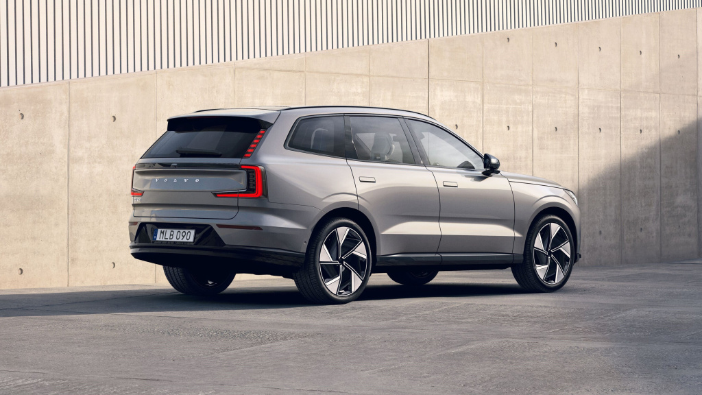 Диагностика и ремонт адаптивного круиз контроля Volvo EX90