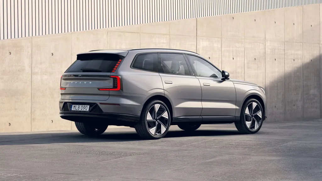 Логотип: Комплексное программное обслуживание Volvo EX90 