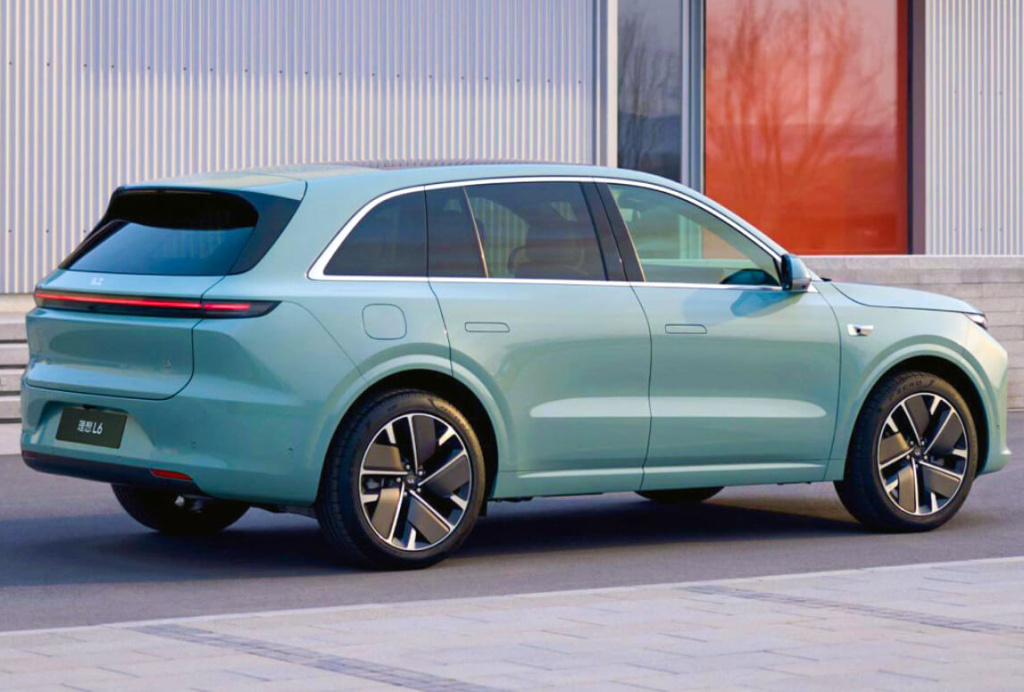 Новый цвет кузова Azure Рестайлинг Li 6