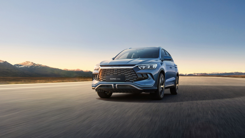 Гибридный кроссовер BYD Song Pro за 12725 долларов BYD Song Pro